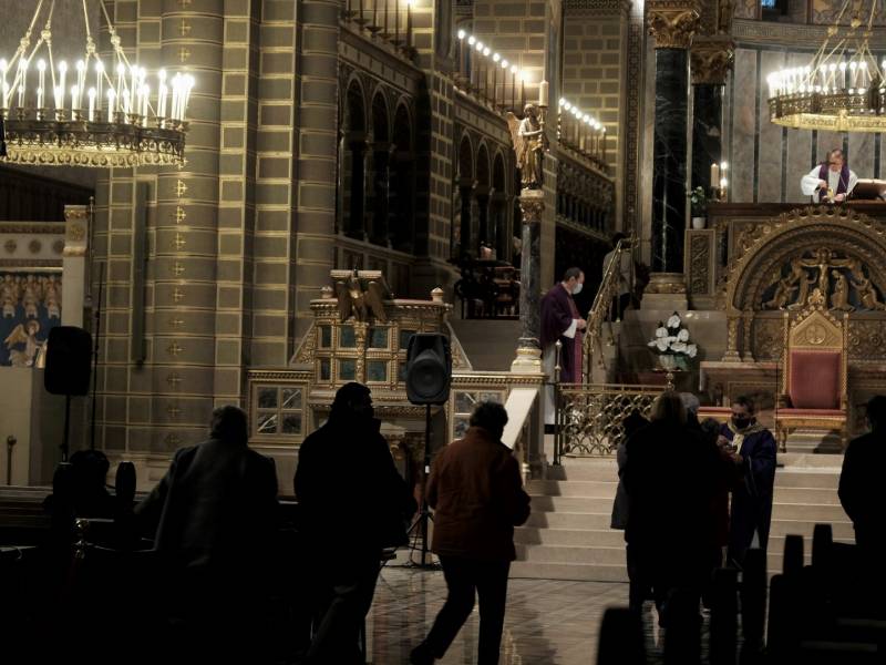 Elhunyt püspökök miséje (22).JPG